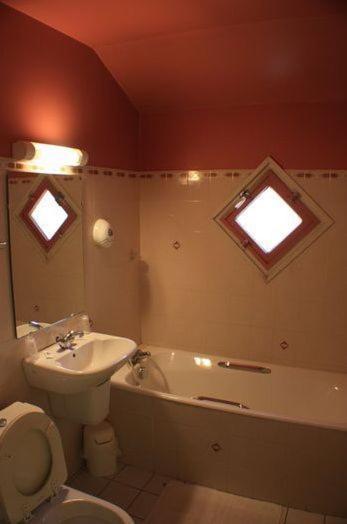 Hotel Les Vignes Rouges Ispagnac Ngoại thất bức ảnh