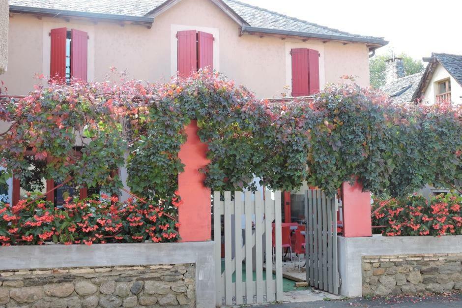 Hotel Les Vignes Rouges Ispagnac Ngoại thất bức ảnh